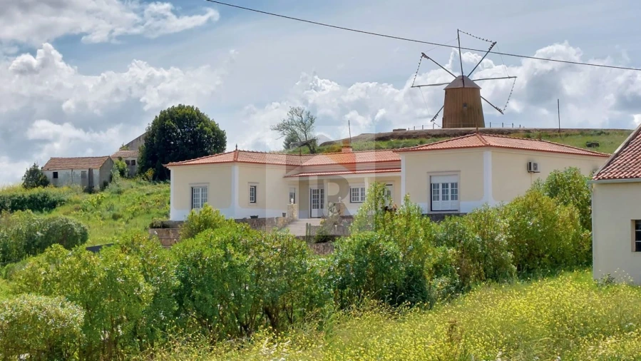 Moradia T6 para Venda em Alvorninha