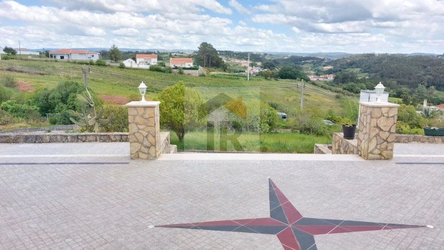 Moradia T6 para Venda em Alvorninha Foto 7