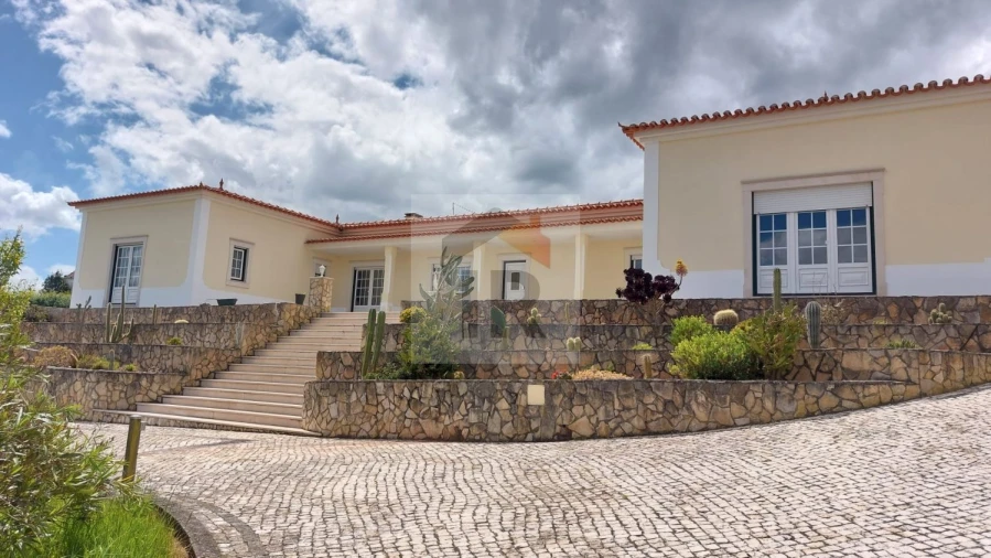 Moradia T6 para Venda em Alvorninha Foto 23