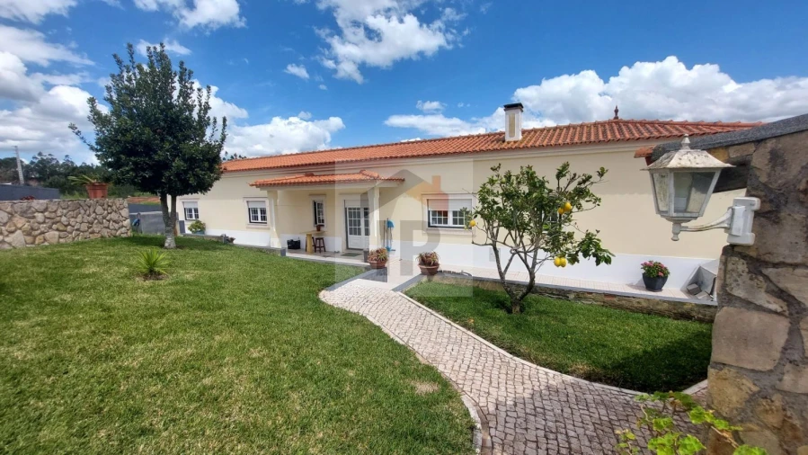 Moradia T6 para Venda em Alvorninha Foto 40