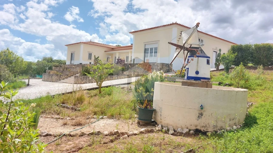 Moradia T6 para Venda em Alvorninha Foto 22