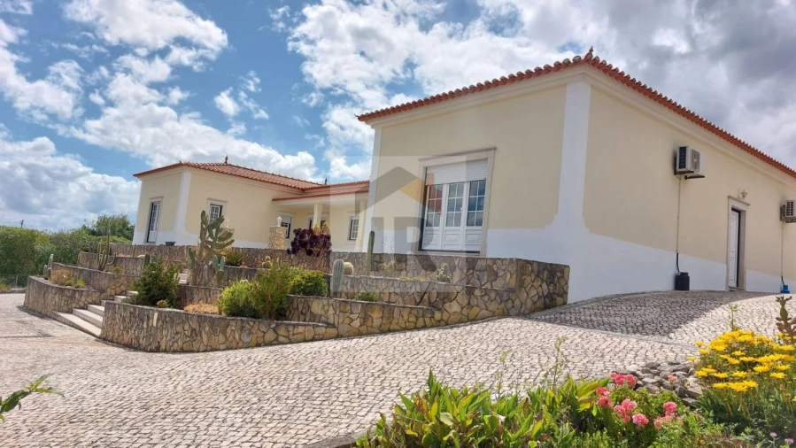 Moradia T6 para Venda em Alvorninha Foto 31