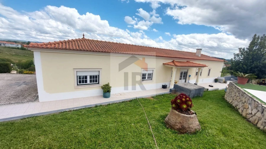 Moradia T6 para Venda em Alvorninha Foto 39