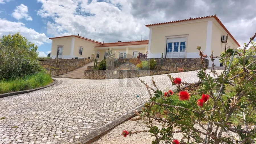 Moradia T6 para Venda em Alvorninha Foto 5