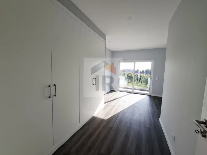 Moradia T5 para Venda em Alfeizerão Foto 18