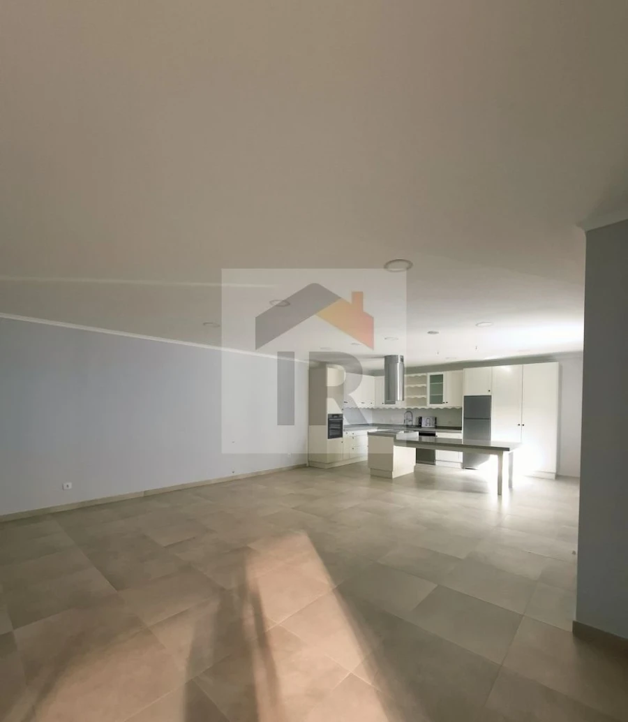 Moradia T5 para Venda em Alfeizerão Foto 7