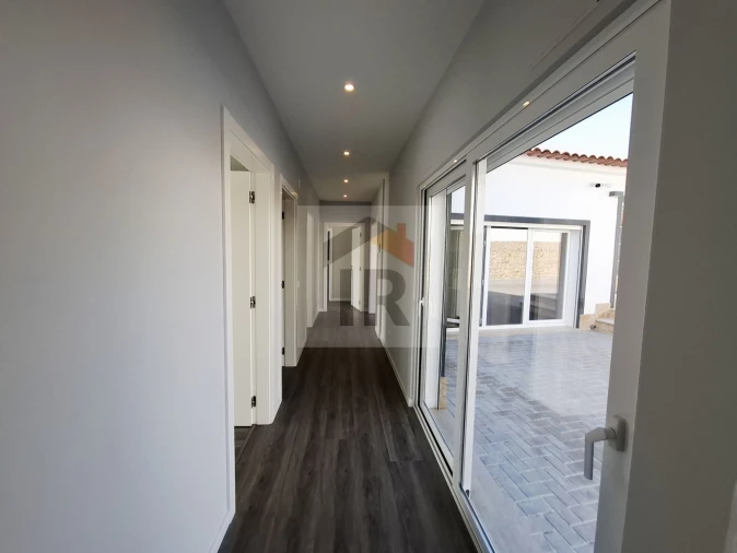 Moradia T5 para Venda em Alfeizerão Foto 17