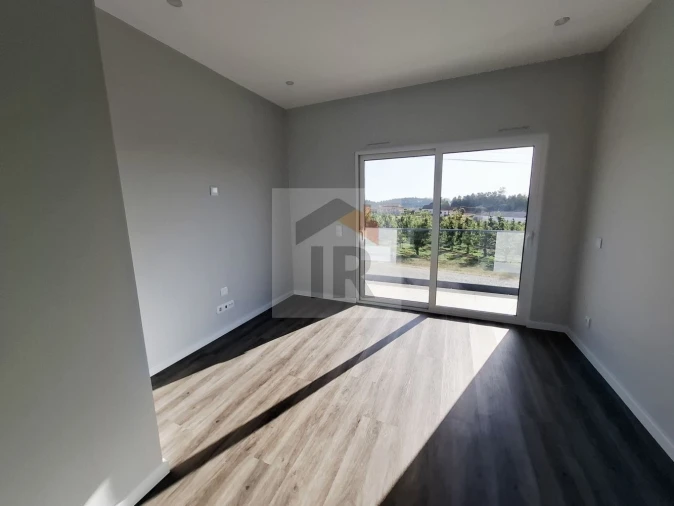 Moradia T5 para Venda em Alfeizerão Foto 22