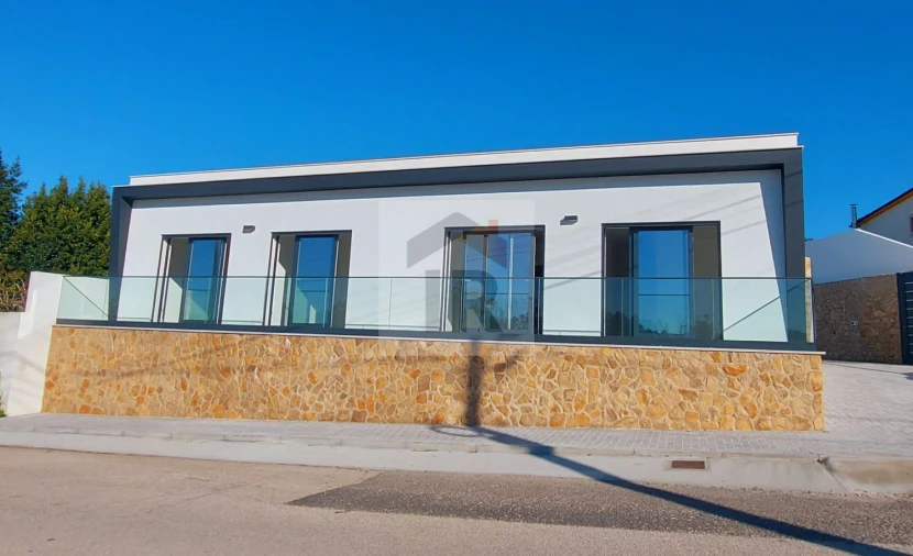 Moradia T5 para Venda em Alfeizerão Foto 2