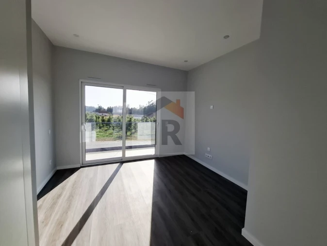 Moradia T5 para Venda em Alfeizerão Foto 19