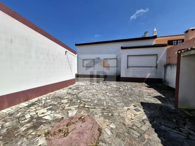 Moradia T3 para Venda em Atouguia da Baleia Foto 7