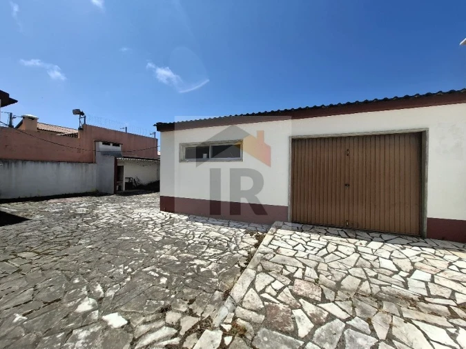 Moradia T3 para Venda em Atouguia da Baleia Foto 3