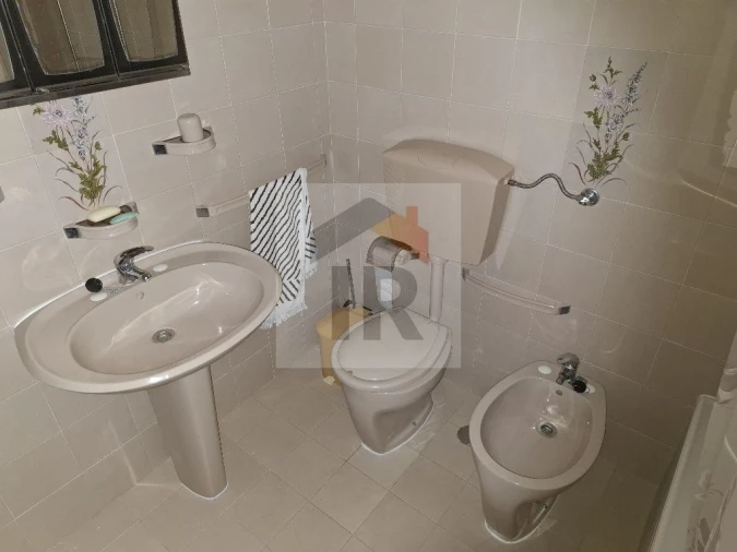 Moradia T3 para Venda em Atouguia da Baleia Foto 11