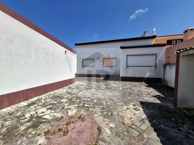 Moradia T3 para Venda em Atouguia da Baleia Foto 8