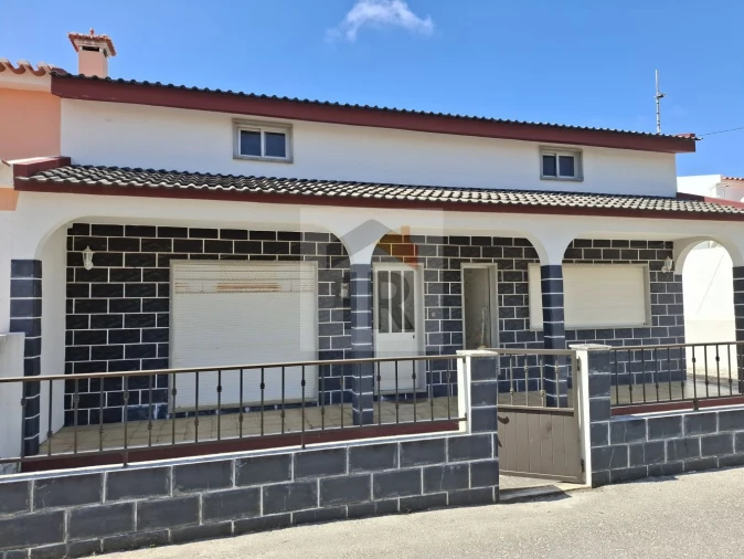 Moradia T3 para Venda em Atouguia da Baleia Foto 1