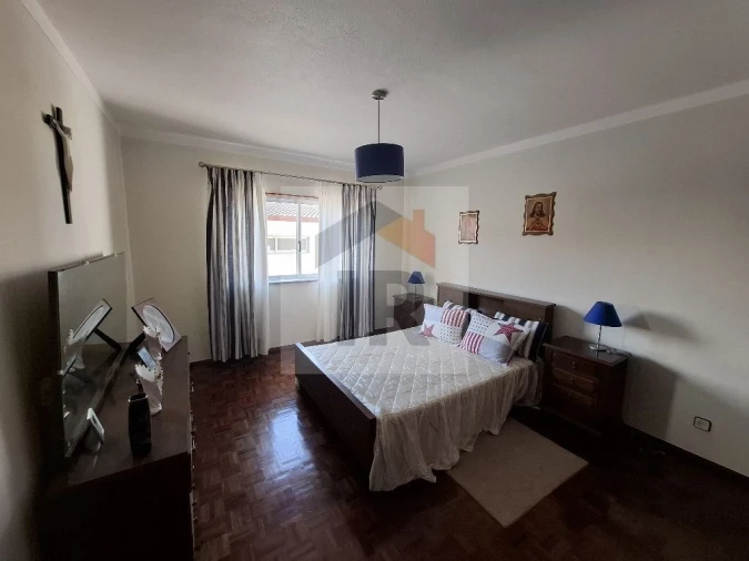 Moradia T3 para Venda em Atouguia da Baleia Foto 16