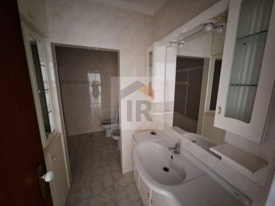 Apartamento T3 para Arrendamento em Nossa Senhora do Pópulo, Coto e São Gregório Foto 9