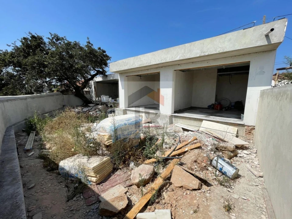 Moradia T2 para Venda em Alvorninha Foto 18