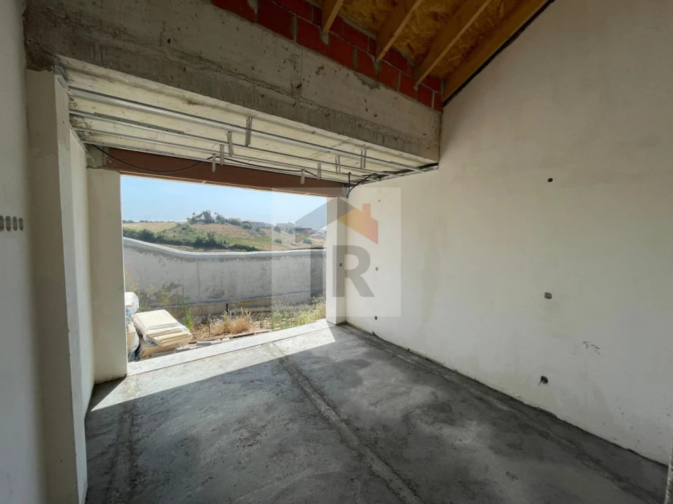 Moradia T2 para Venda em Alvorninha Foto 8