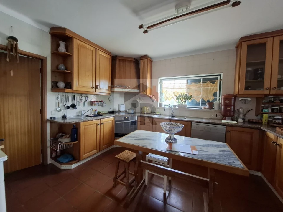 Moradia T5 para Venda em Caldas da Rainha - Santo Onofre e Serra do Bouro Foto 13