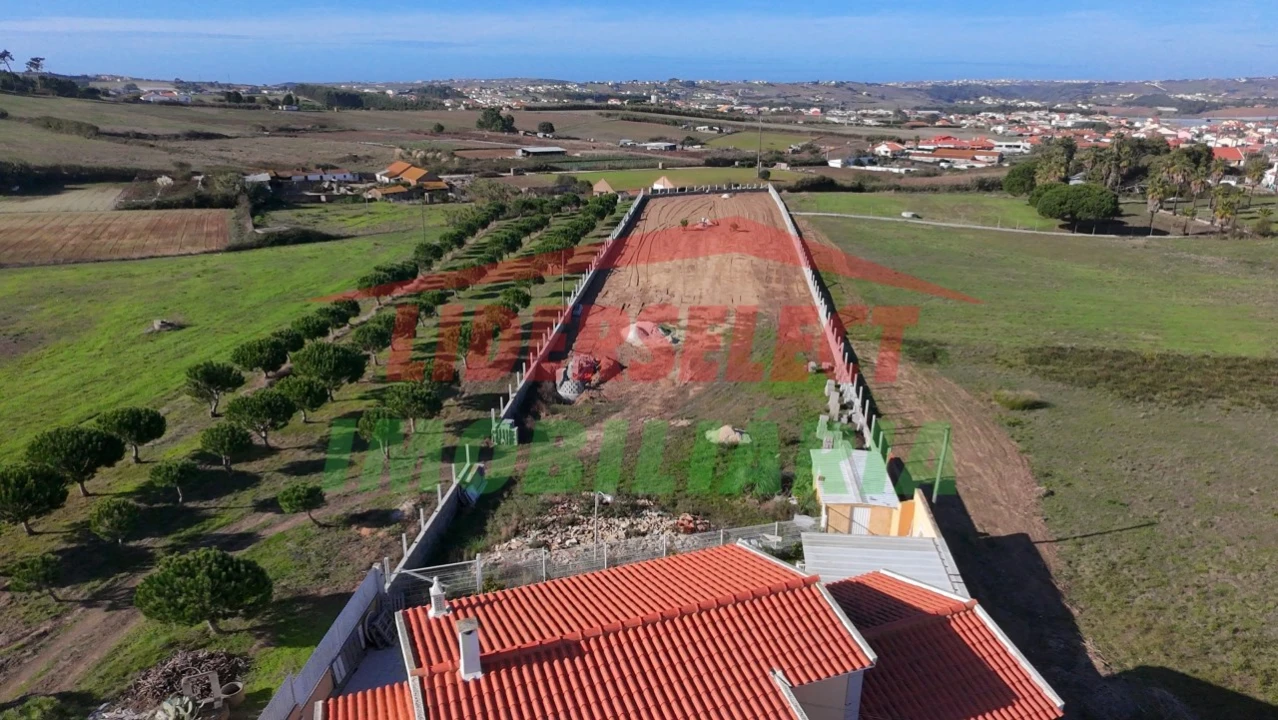Moradia T4 para Venda em A dos Cunhados e Maceira Foto 3
