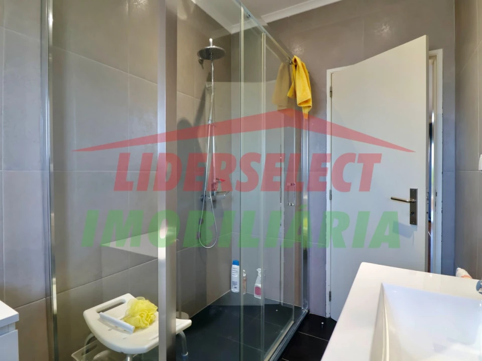 Moradia T4 para Venda em A dos Cunhados e Maceira Foto 46