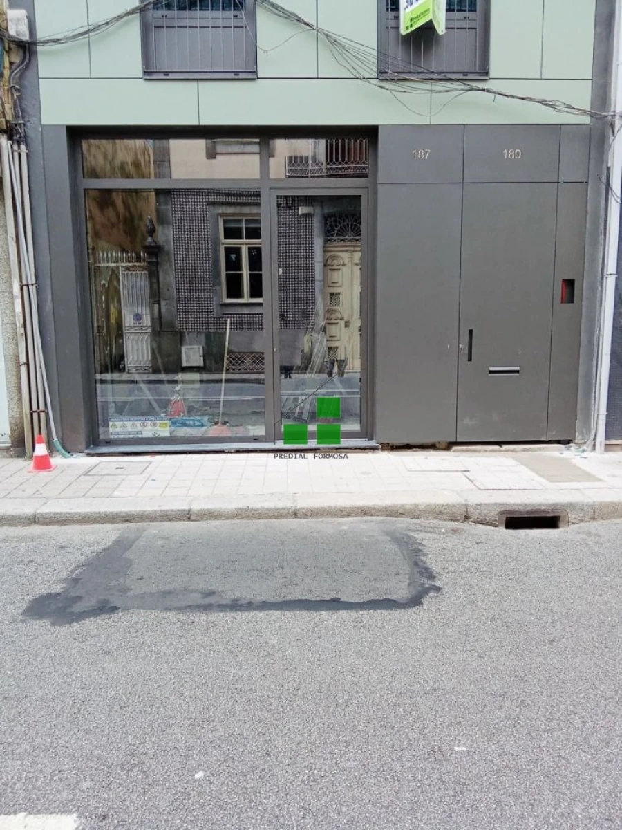 Loja para Arrendamento em Paranhos Foto 3