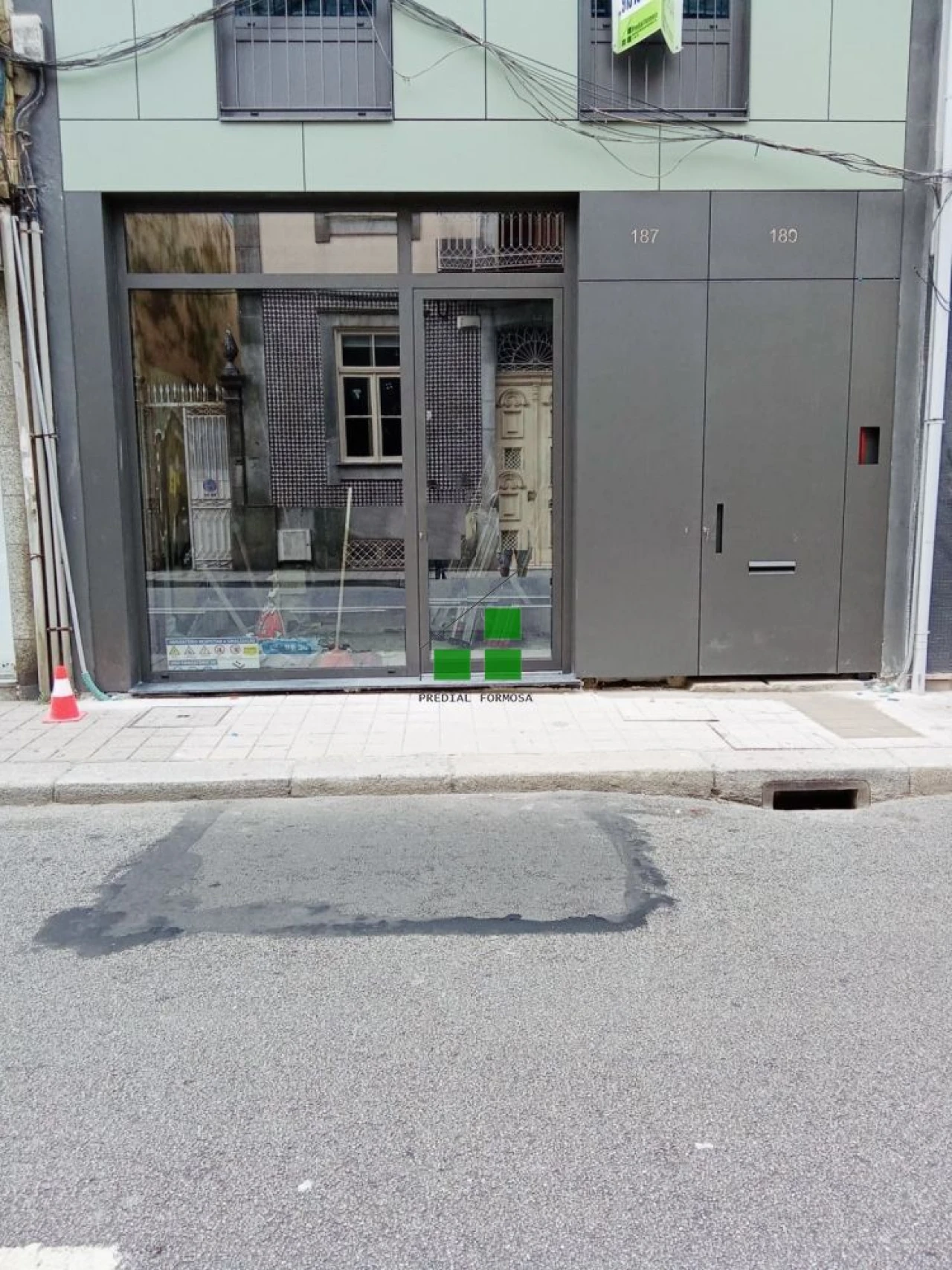 Loja para Arrendamento em Paranhos Foto 3