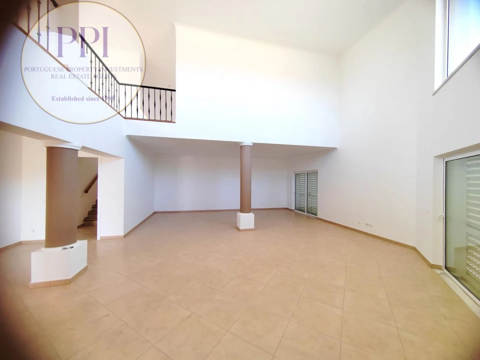 Moradia T4 para Venda em Budens Foto 6