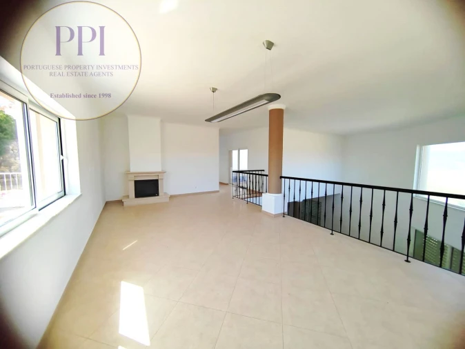 Moradia T4 para Venda em Budens Foto 16