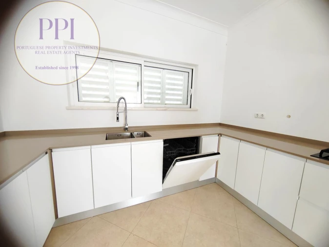 Moradia T4 para Venda em Budens Foto 10