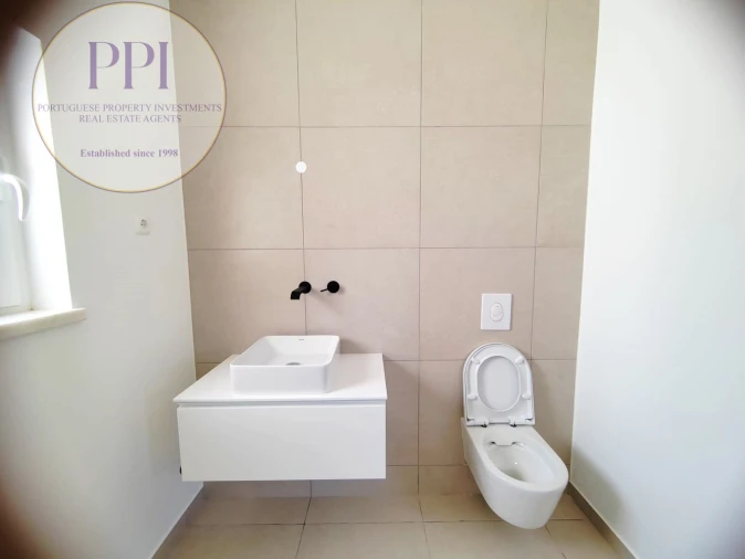 Moradia T4 para Venda em Budens Foto 14