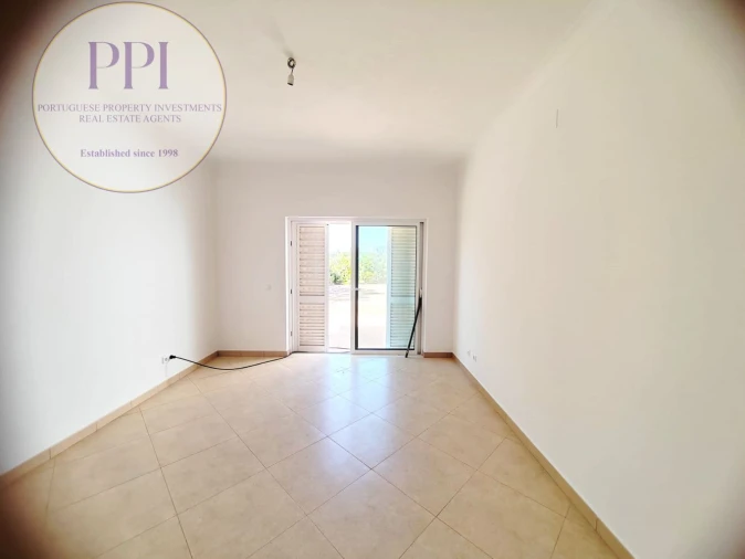 Moradia T4 para Venda em Budens Foto 36