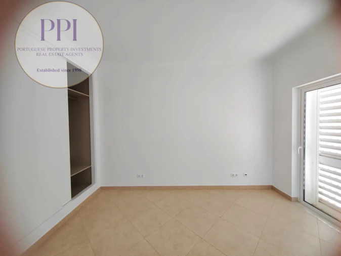 Moradia T4 para Venda em Budens Foto 25