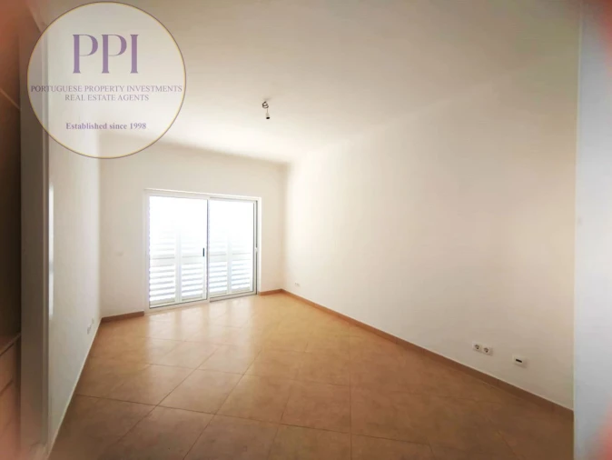 Moradia T4 para Venda em Budens Foto 34