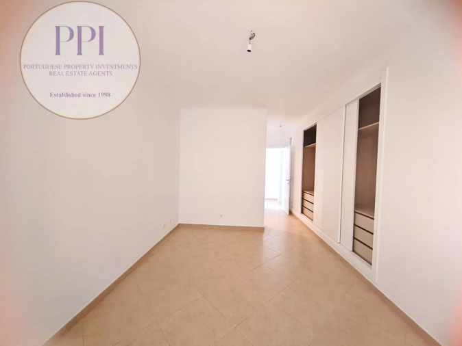 Moradia T4 para Venda em Budens Foto 31