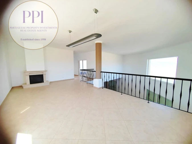 Moradia T4 para Venda em Budens Foto 17