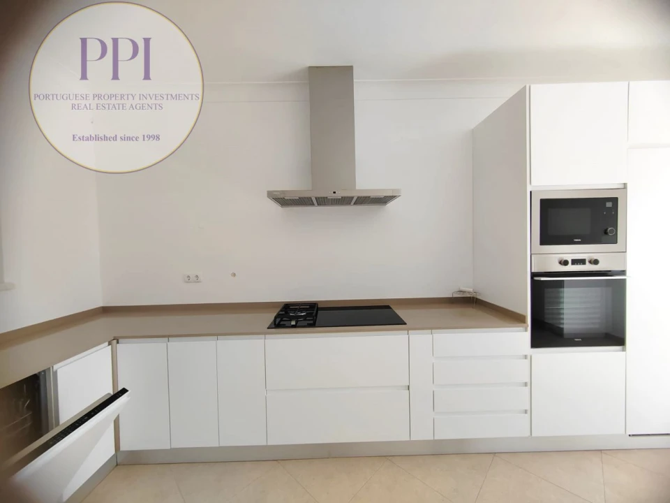 Moradia T4 para Venda em Budens Foto 12