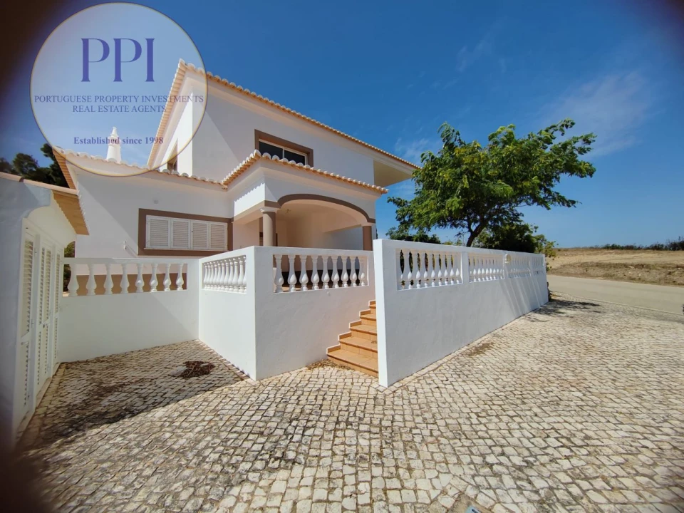 Moradia T4 para Venda em Budens Foto 1