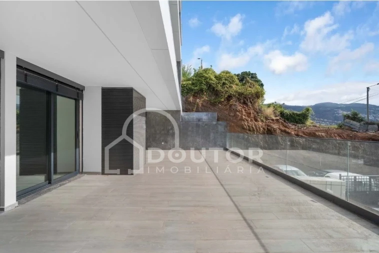 Apartamento T2 para Venda em São Martinho Foto 2