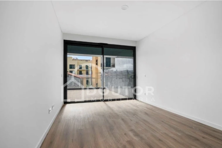 Apartamento T2 para Venda em São Martinho Foto 7