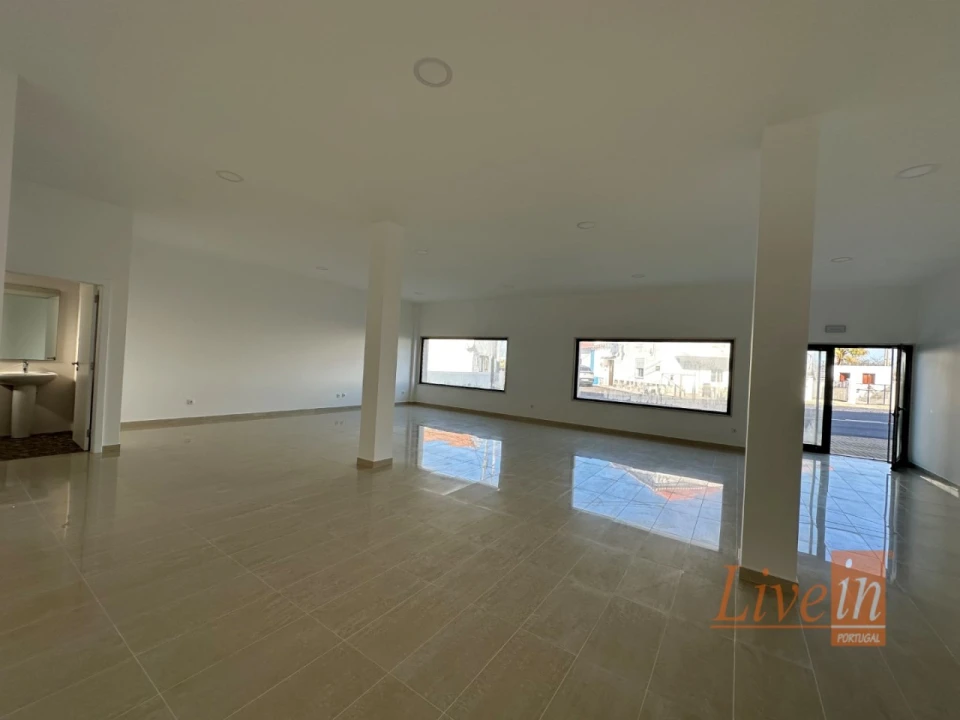 Loja para Venda em Carvoeira Foto 2