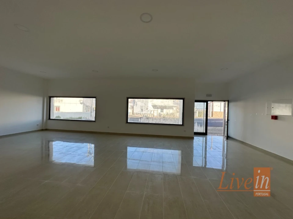 Loja para Venda em Carvoeira Foto 3