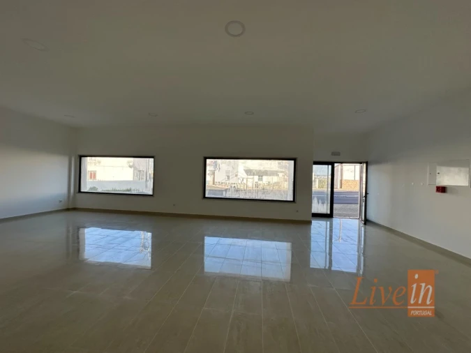 Loja para Venda em Carvoeira Foto 3