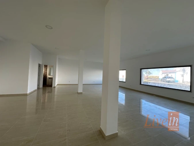 Loja para Venda em Carvoeira Foto 4