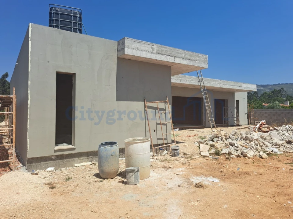 Moradia T3 para Venda em Aljubarrota Foto 4