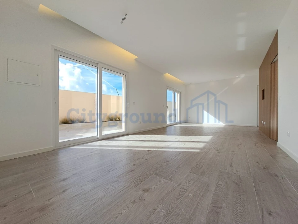 Moradia T2 para Venda em Atouguia da Baleia Foto 4