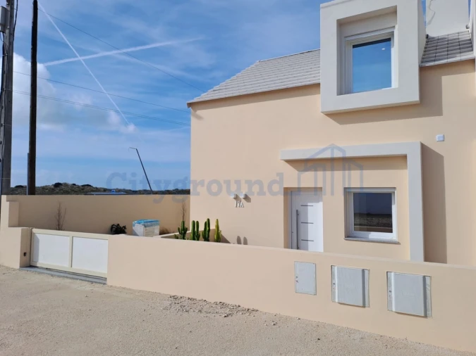 Moradia T2 para Venda em Atouguia da Baleia Foto 19