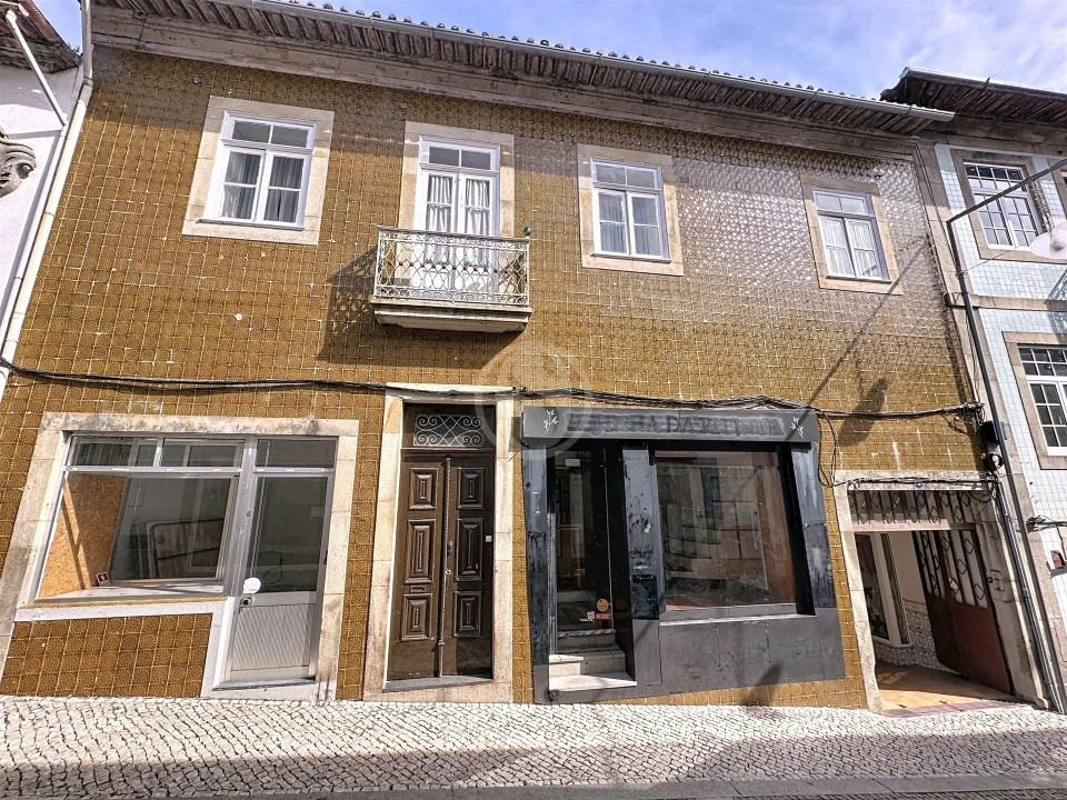 Moradia T6 para Venda em Santa Maria da Feira, Travanca, Sanfins e Espargo Foto 2