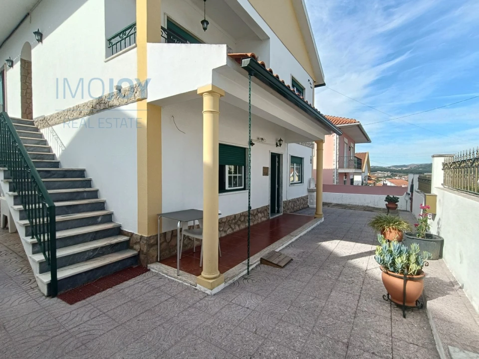 Moradia T4 para Venda em Abrigada e Cabanas de Torres Foto 1